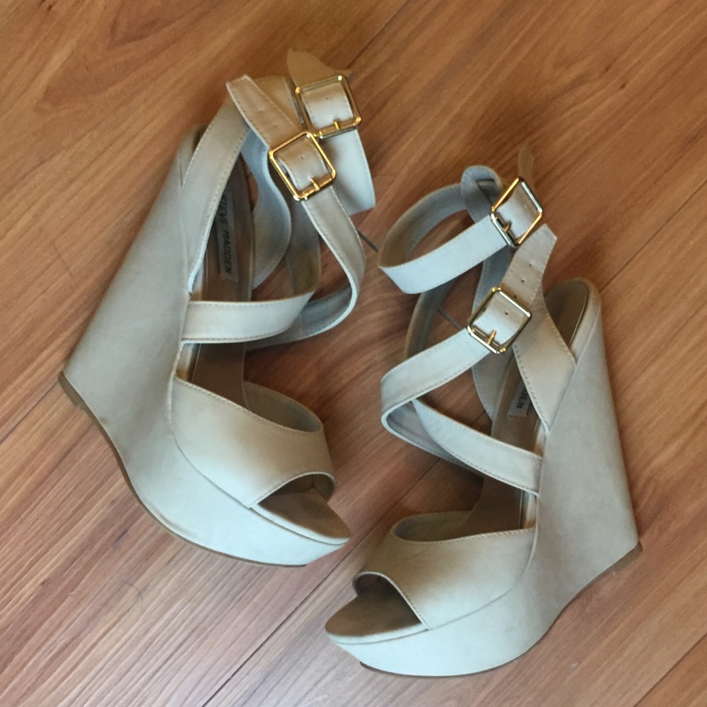 Steve Madden nude platform wedges